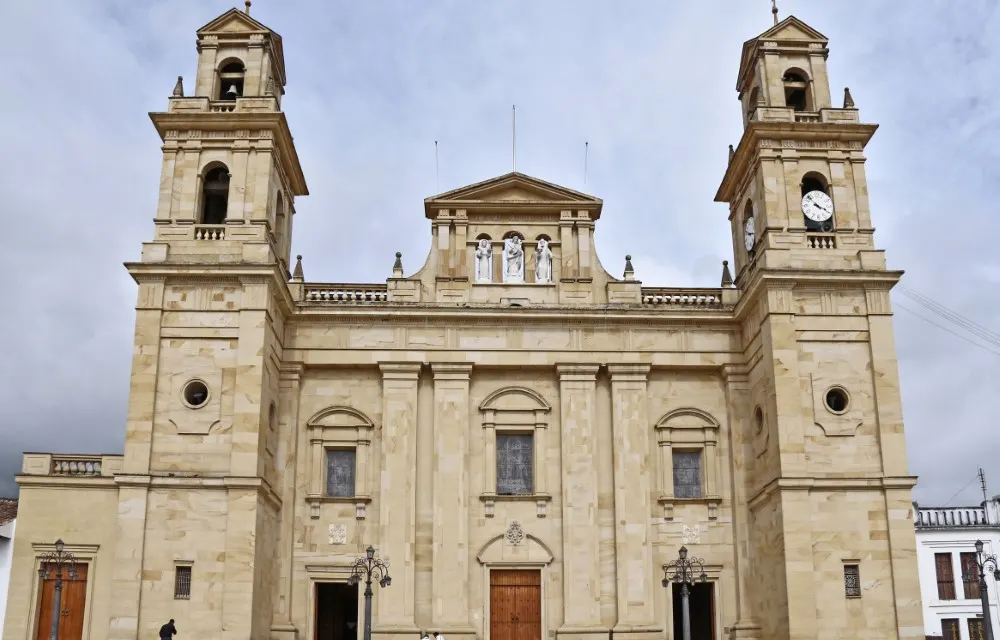 Basílica de Chiquinquirá in Maracaibo  Pictures
