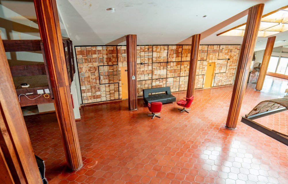 Gallery Picture